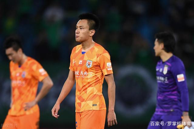 李奕臻狂砍50分却遭CBA冷落，杜锋该如何回应？